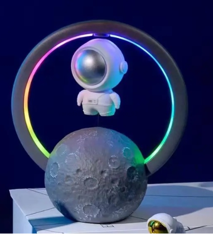 LAMPARA PARLANTE LED ASTRONAUTA